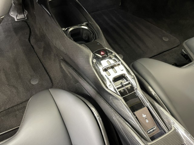2022 Ferrari SF90 Stradale Highly optioned / Tons of Carbon Fibre