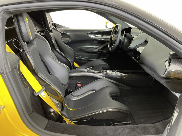 2022 Ferrari SF90 Stradale Highly optioned / Tons of Carbon Fibre
