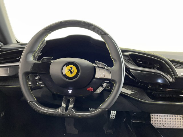 2022 Ferrari SF90 Stradale Highly optioned / Tons of Carbon Fibre