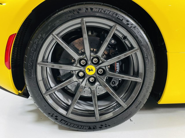 2022 Ferrari SF90 Stradale Highly optioned / Tons of Carbon Fibre
