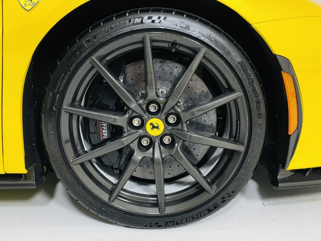 2022 Ferrari SF90 Stradale Highly optioned / Tons of Carbon Fibre