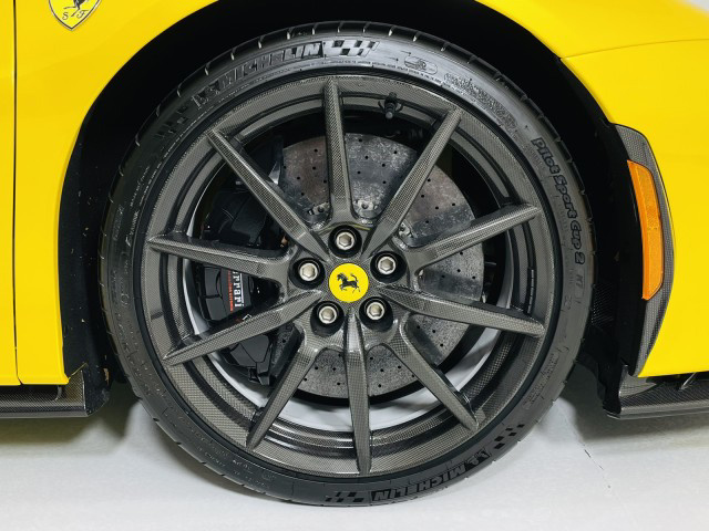 2022 Ferrari SF90 Stradale Highly optioned / Tons of Carbon Fibre
