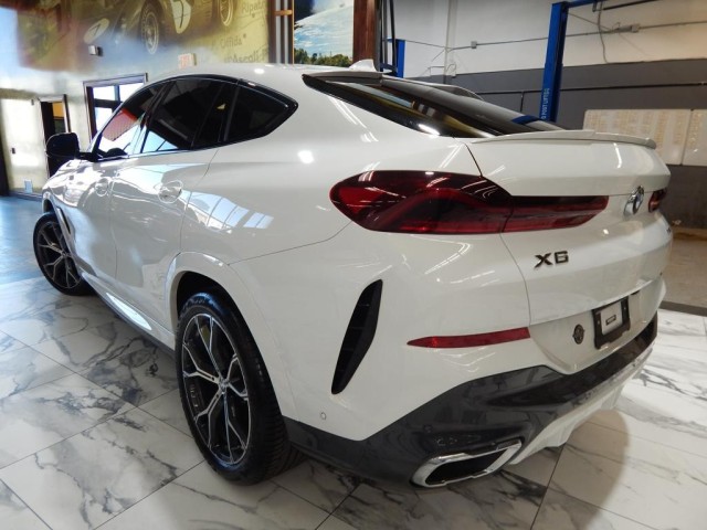 2022 BMW X6 xDrive40i AWD