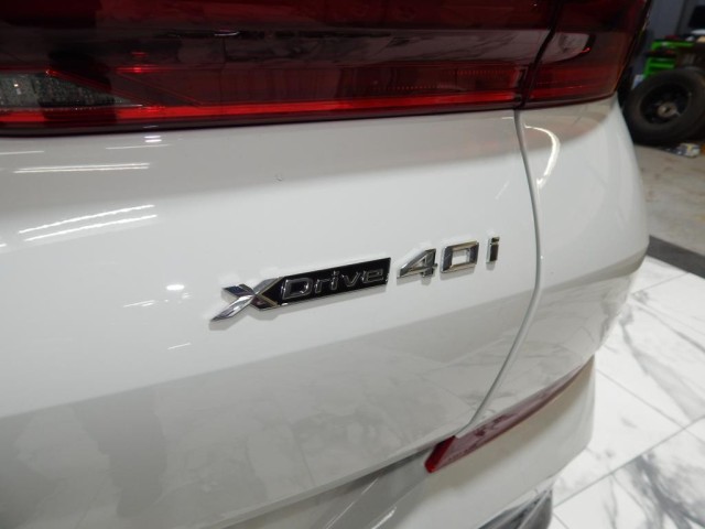 2022 BMW X6 xDrive40i AWD