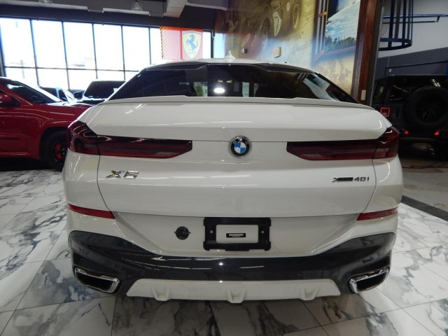 2022 BMW X6 xDrive40i AWD