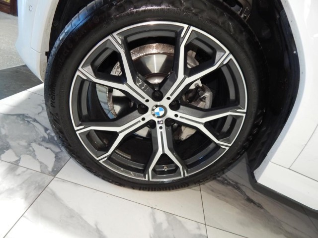 2022 BMW X6 xDrive40i AWD