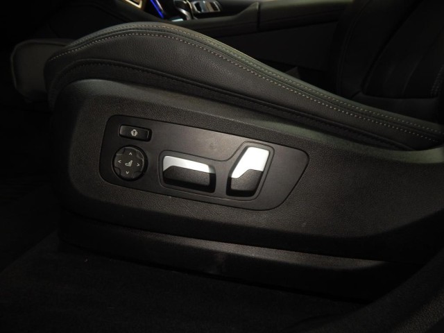 2022 BMW X6 xDrive40i AWD