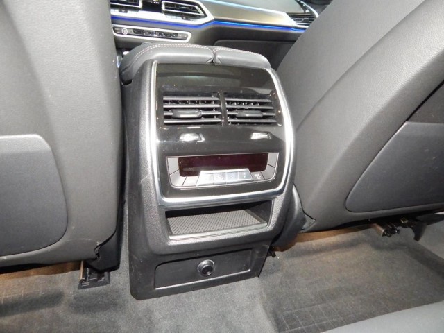 2022 BMW X6 xDrive40i AWD