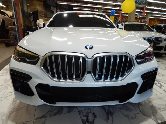 2022 BMW X6 xDrive40i AWD