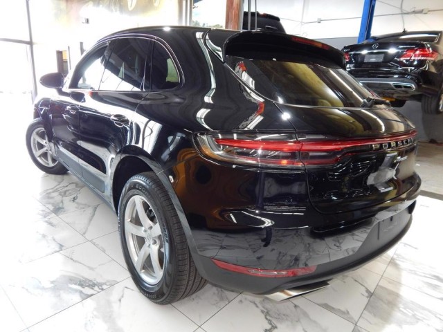 2021 Porsche Macan AWD