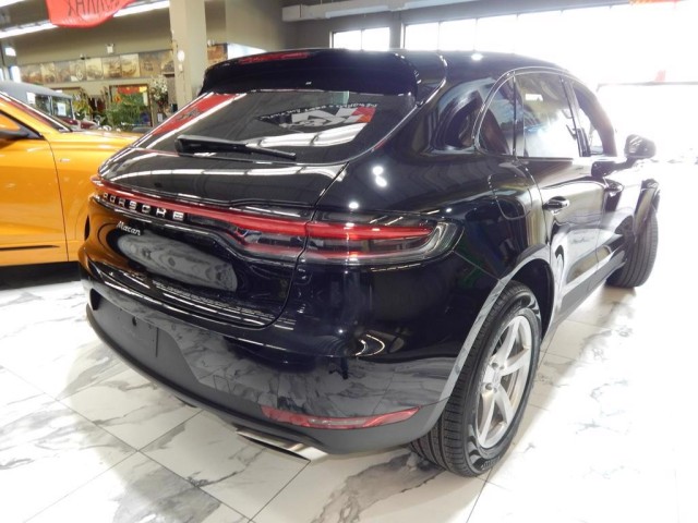 2021 Porsche Macan AWD