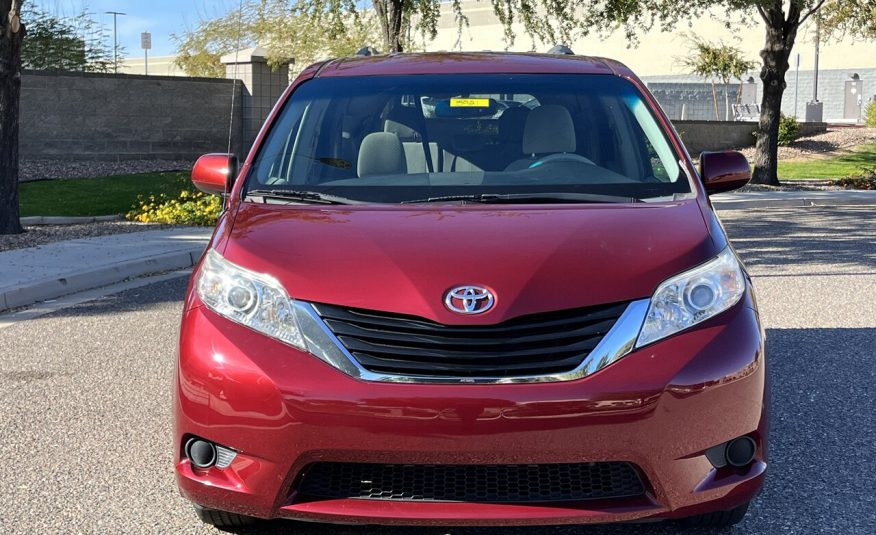 2014 Toyota Sienna LE