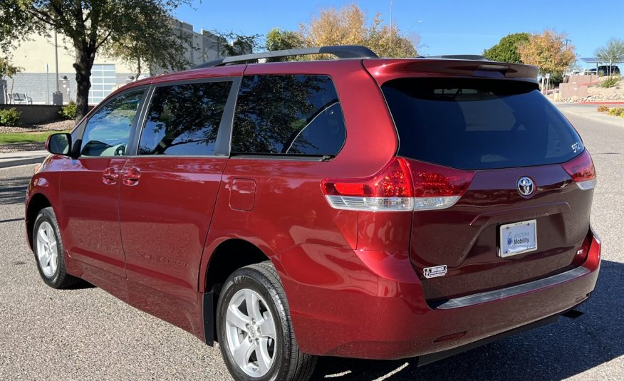 2014 Toyota Sienna LE