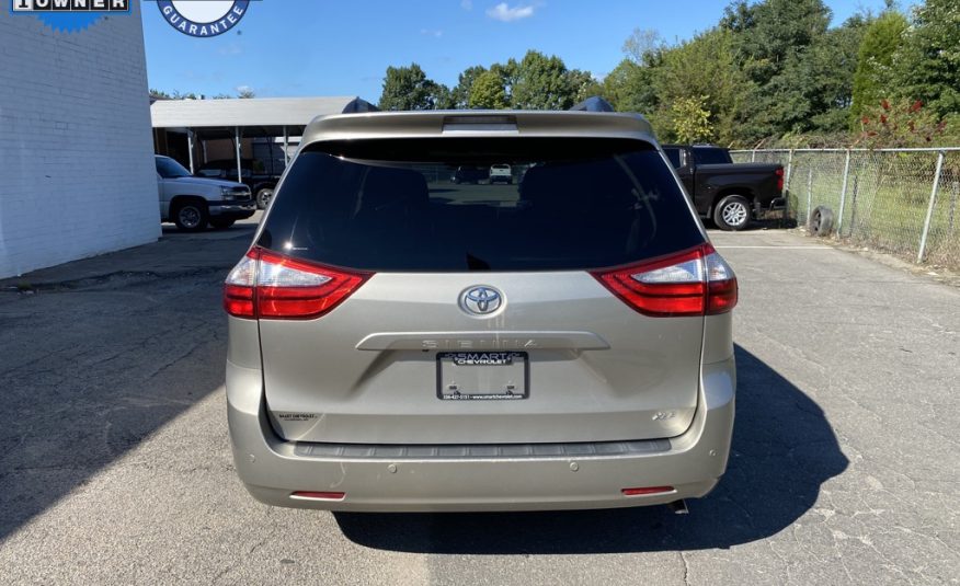 2016 Toyota Sienna XLE