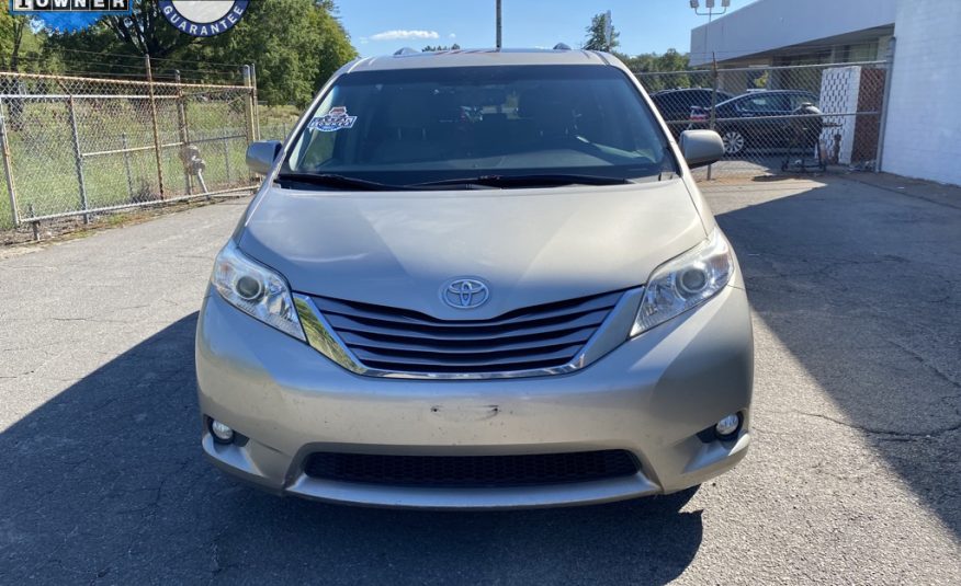 2016 Toyota Sienna XLE