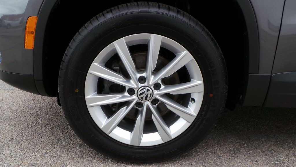 2015 Volkswagen Tiguan SE