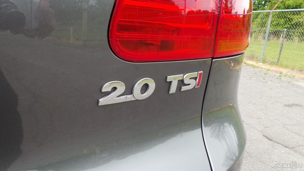2015 Volkswagen Tiguan SE