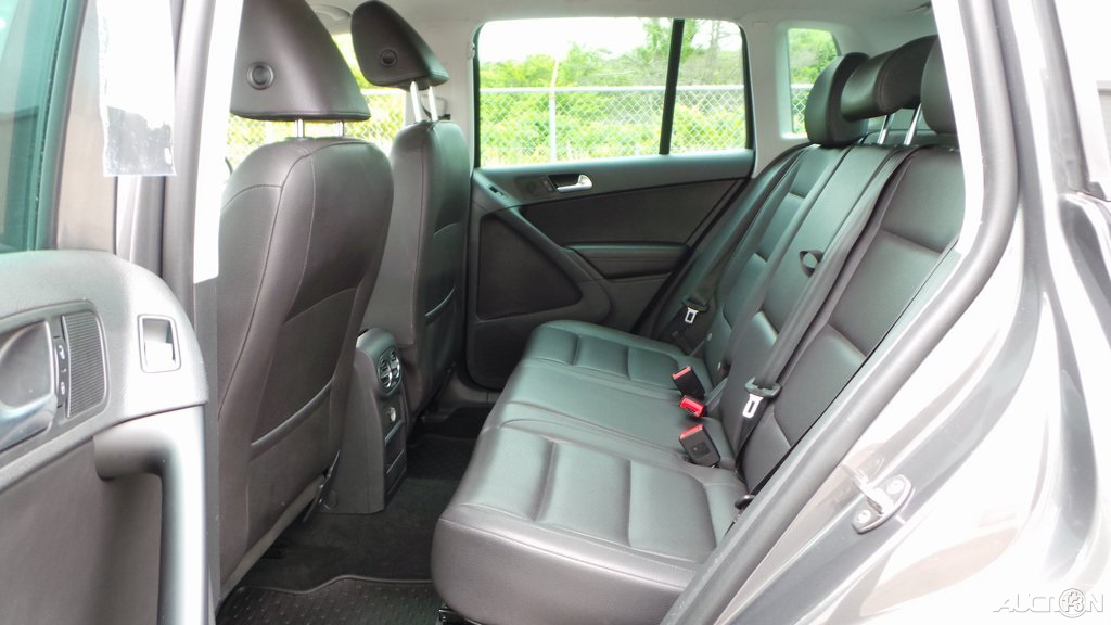 2015 Volkswagen Tiguan SE