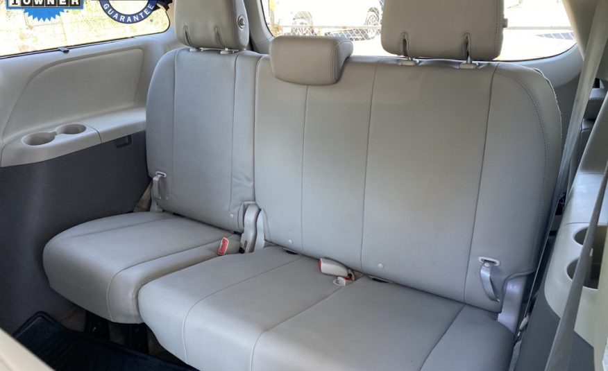 2016 Toyota Sienna XLE