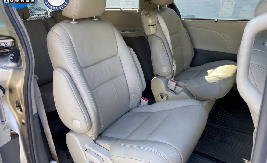 2016 Toyota Sienna XLE