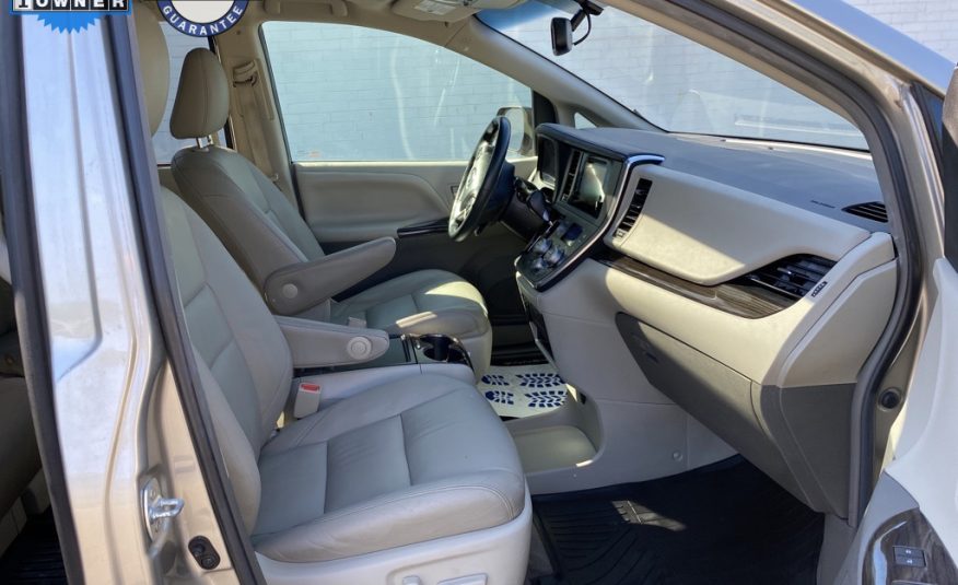 2016 Toyota Sienna XLE