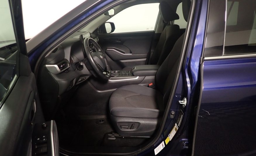 2020 Toyota Highlander LE