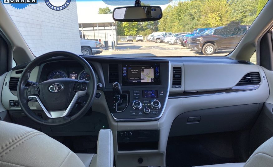 2016 Toyota Sienna XLE