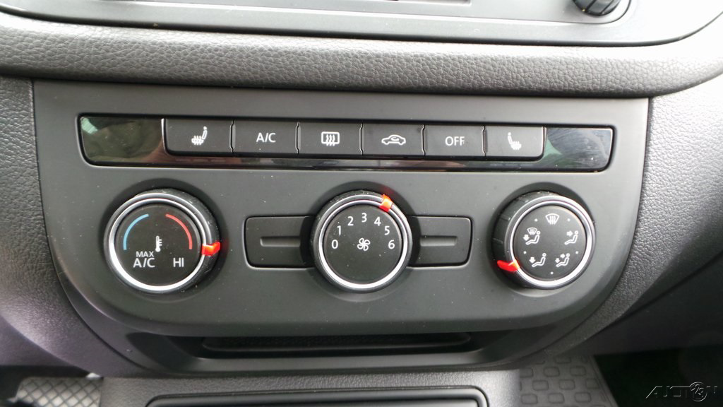 2015 Volkswagen Tiguan SE