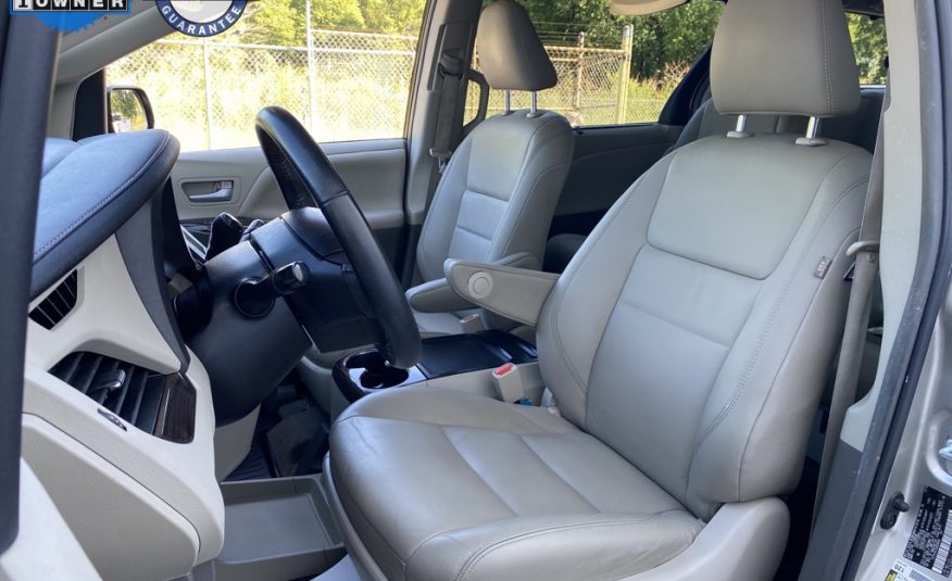 2016 Toyota Sienna XLE