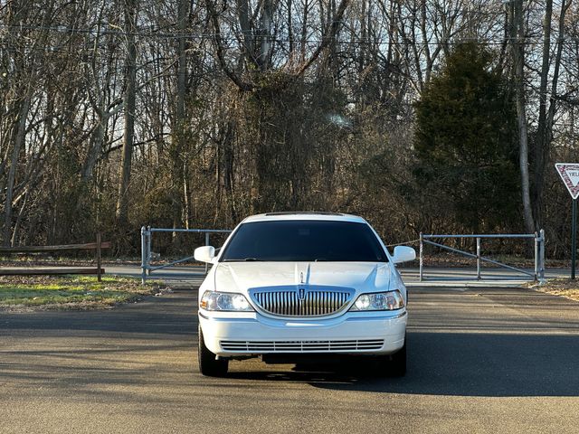 2003 Lincoln Town Car Signature