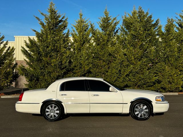 2003 Lincoln Town Car Signature