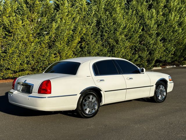 2003 Lincoln Town Car Signature