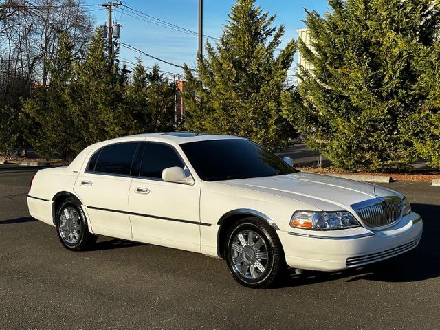 2003 Lincoln Town Car Signature