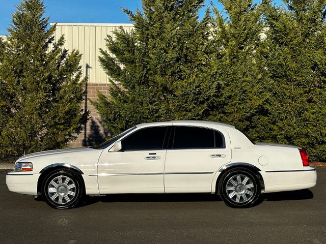 2003 Lincoln Town Car Signature