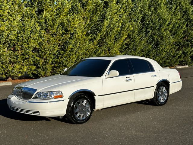 2003 Lincoln Town Car Signature