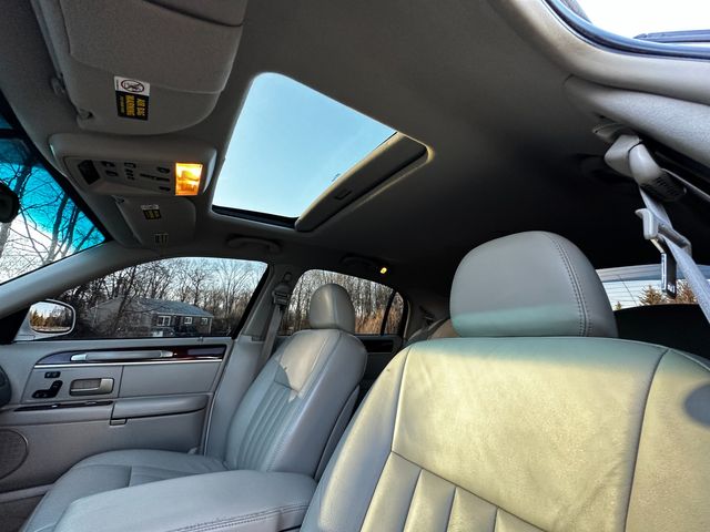 2003 Lincoln Town Car Signature