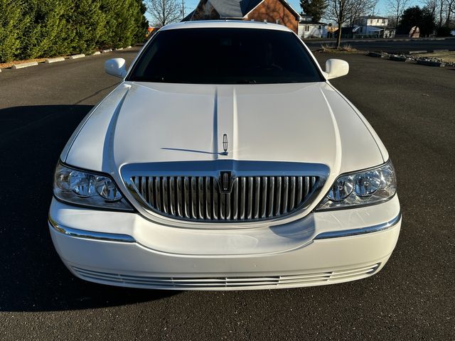 2003 Lincoln Town Car Signature