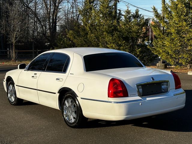 2003 Lincoln Town Car Signature