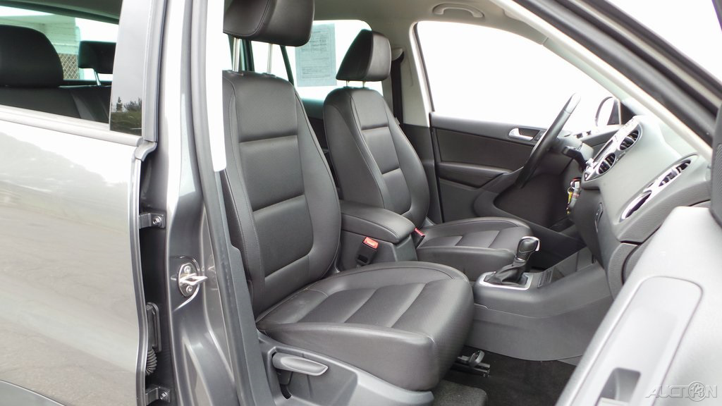 2015 Volkswagen Tiguan SE