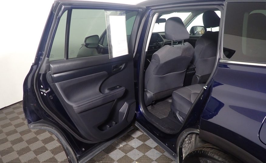 2020 Toyota Highlander LE