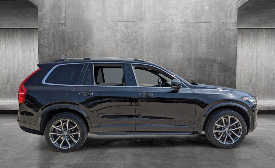 2016 Volvo XC90 T6 Momentum