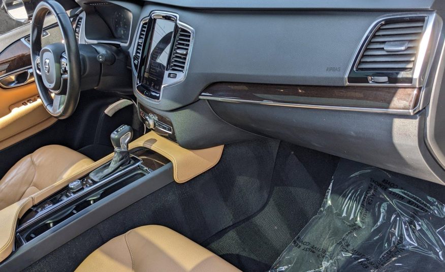 2016 Volvo XC90 T6 Momentum