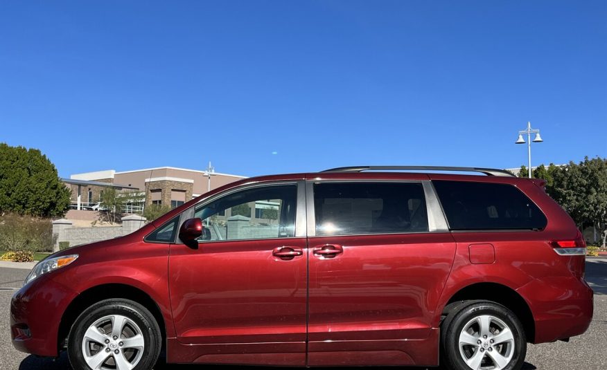 2014 Toyota Sienna LE Power Side-Entry
