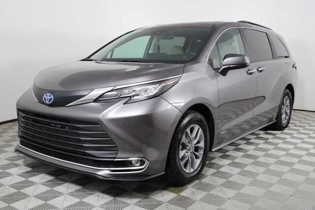 2021 Toyota Sienna XLE