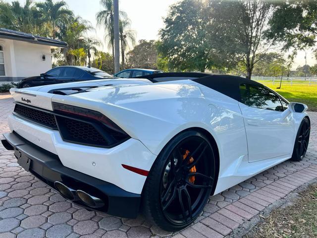 2018 Lamborghini Huracan LP580-2 Spyder Convertible 2D