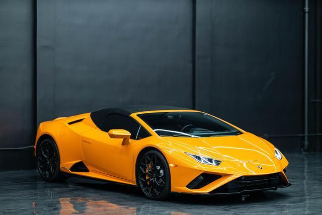 2022 Lamborghini Huracan EVO RWD Spyder Convertible 2D