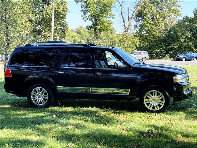 2011 Lincoln Navigator LUXURY LIMOUSINE