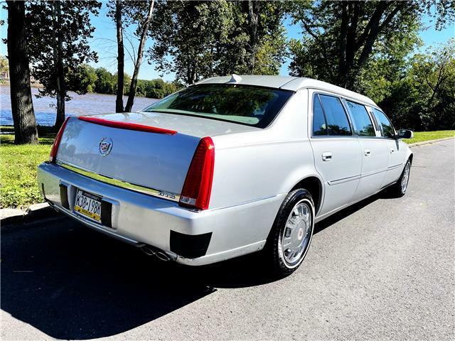 2010 Cadillac DTS Limousine