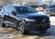 2022 Volvo XC40 R-Design