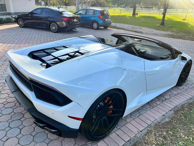 2018 Lamborghini Huracan LP580-2 Spyder Convertible 2D